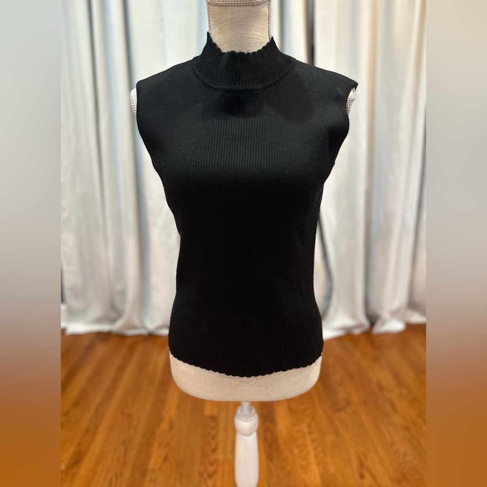 Griffith Gray St. John black ribbed mock neck sleeveless top women’s size M EUC